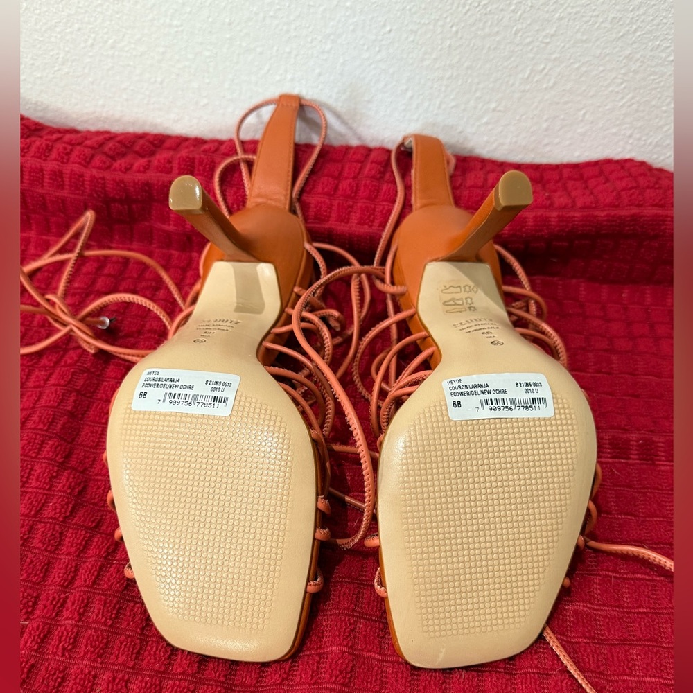 SCHUTZ • Heyde Sandal in New Ochre size 6B. - Picture 6 of 8